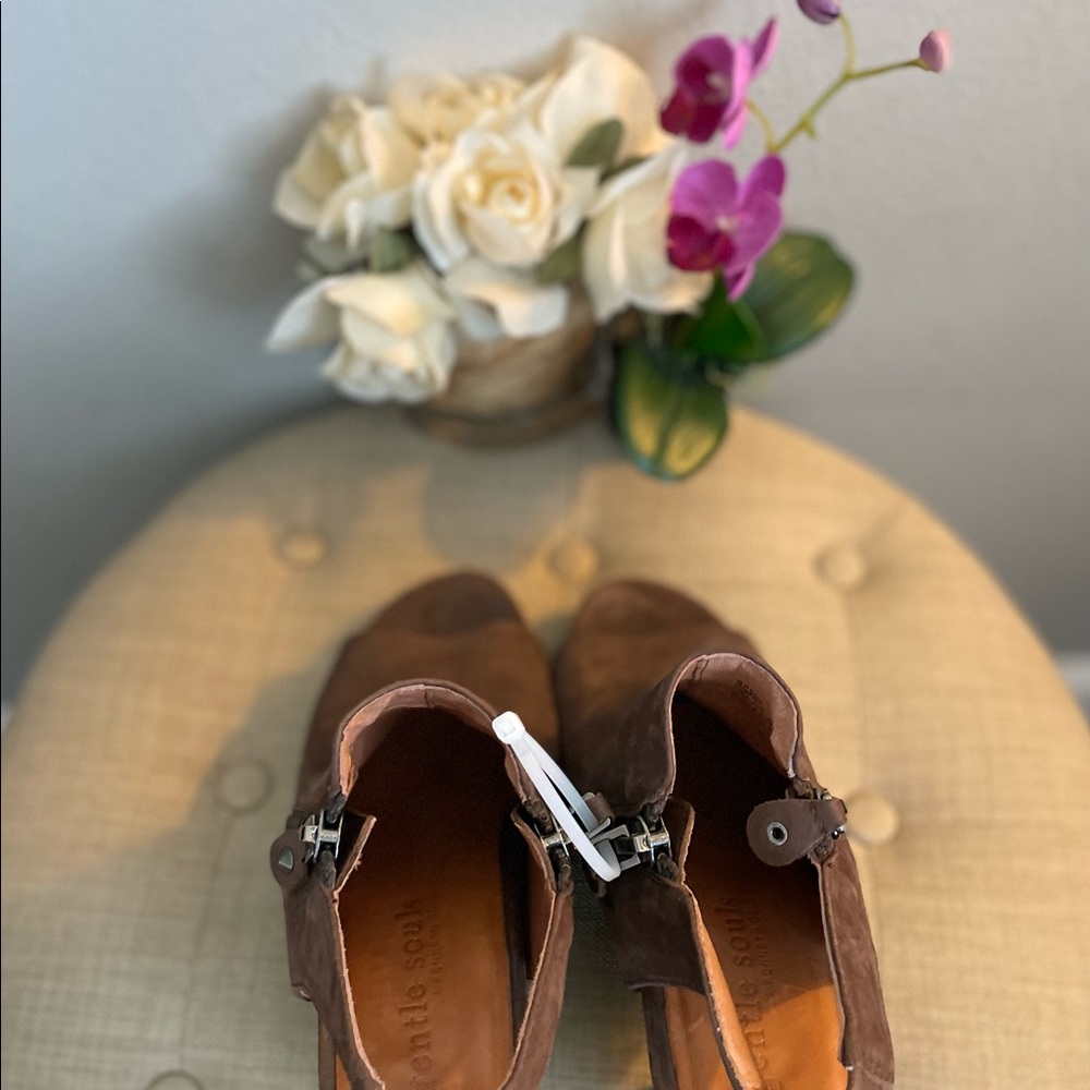 Kenneth Cole “Sasha” Block Heel Sandals - Size 8 - Picture 6 of 10